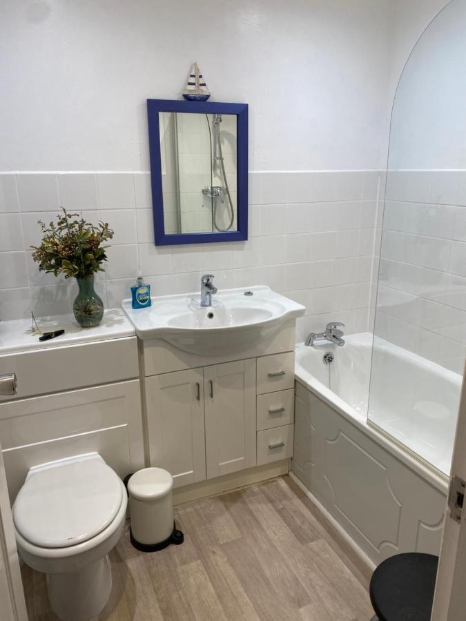 Trafalgar, Lovely Ground Floor Flat With Outside Patio Garden, Minutes Walk To Seafront Seaview Εξωτερικό φωτογραφία