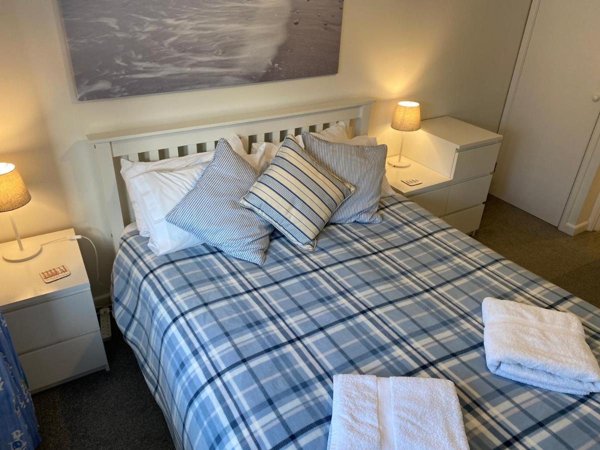 Trafalgar, Lovely Ground Floor Flat With Outside Patio Garden, Minutes Walk To Seafront Seaview Εξωτερικό φωτογραφία