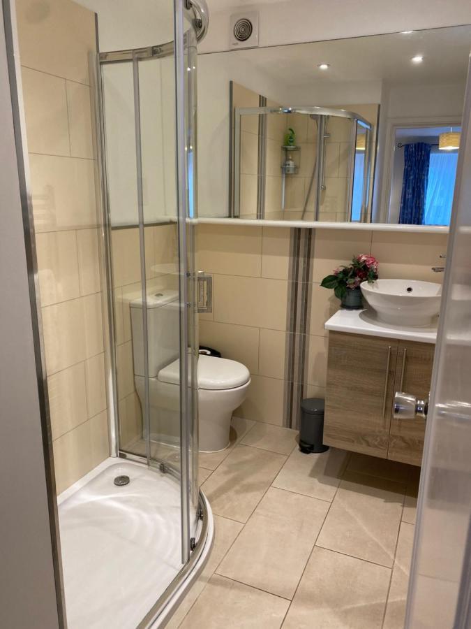 Trafalgar, Lovely Ground Floor Flat With Outside Patio Garden, Minutes Walk To Seafront Seaview Εξωτερικό φωτογραφία